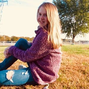 Meet your Posher, Carlee😂👌